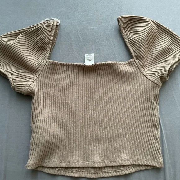 H&M Top - Picture 2 of 4